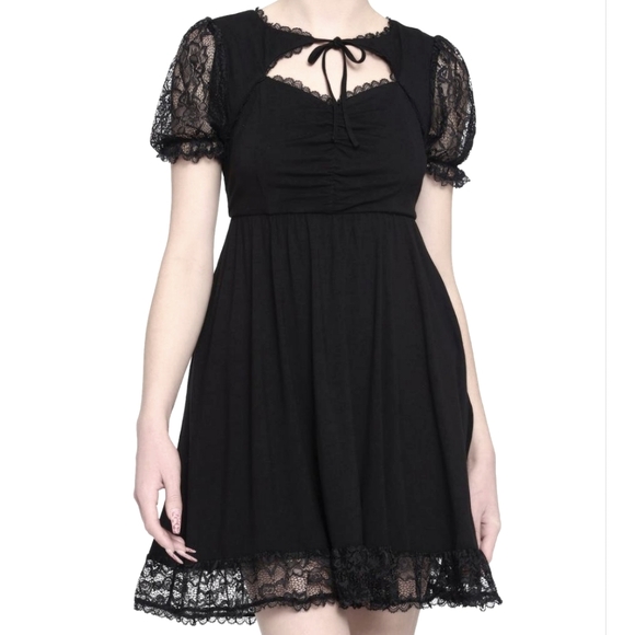 Black Sweetheart Lace Dress - Picture 1 of 4